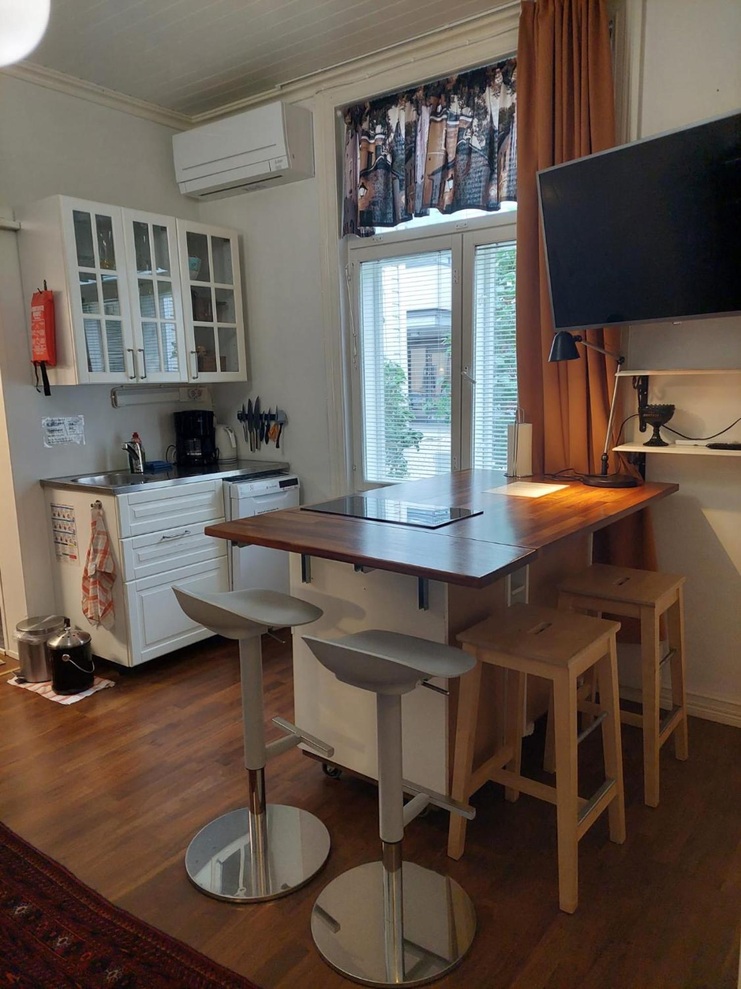 Remontoitu Asunto Vanhassa Talossa - Renovated Apartment At The Heart Of ตูร์กู ภายนอก รูปภาพ